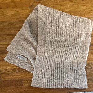 Barefoot dreams scarf